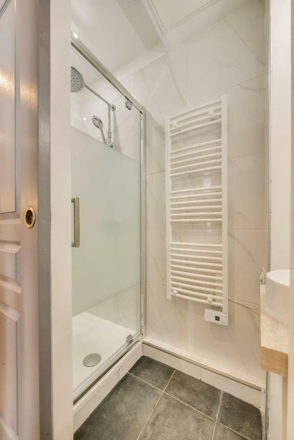 Beautiful Triplex In The Center Of Paris Apartment Екстериор снимка